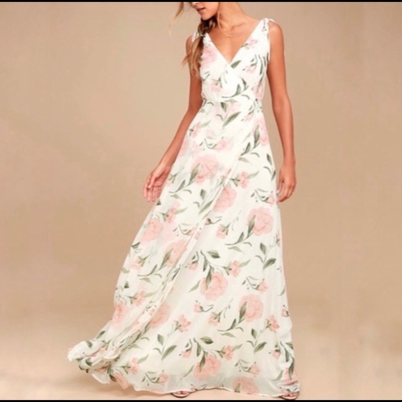 Lulus Dresses & Skirts - NWT Lulu’s Romantic Possibilities Floral Dress